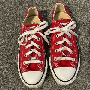 Red Low Top Converse Chuck Taylors All Star Size 6